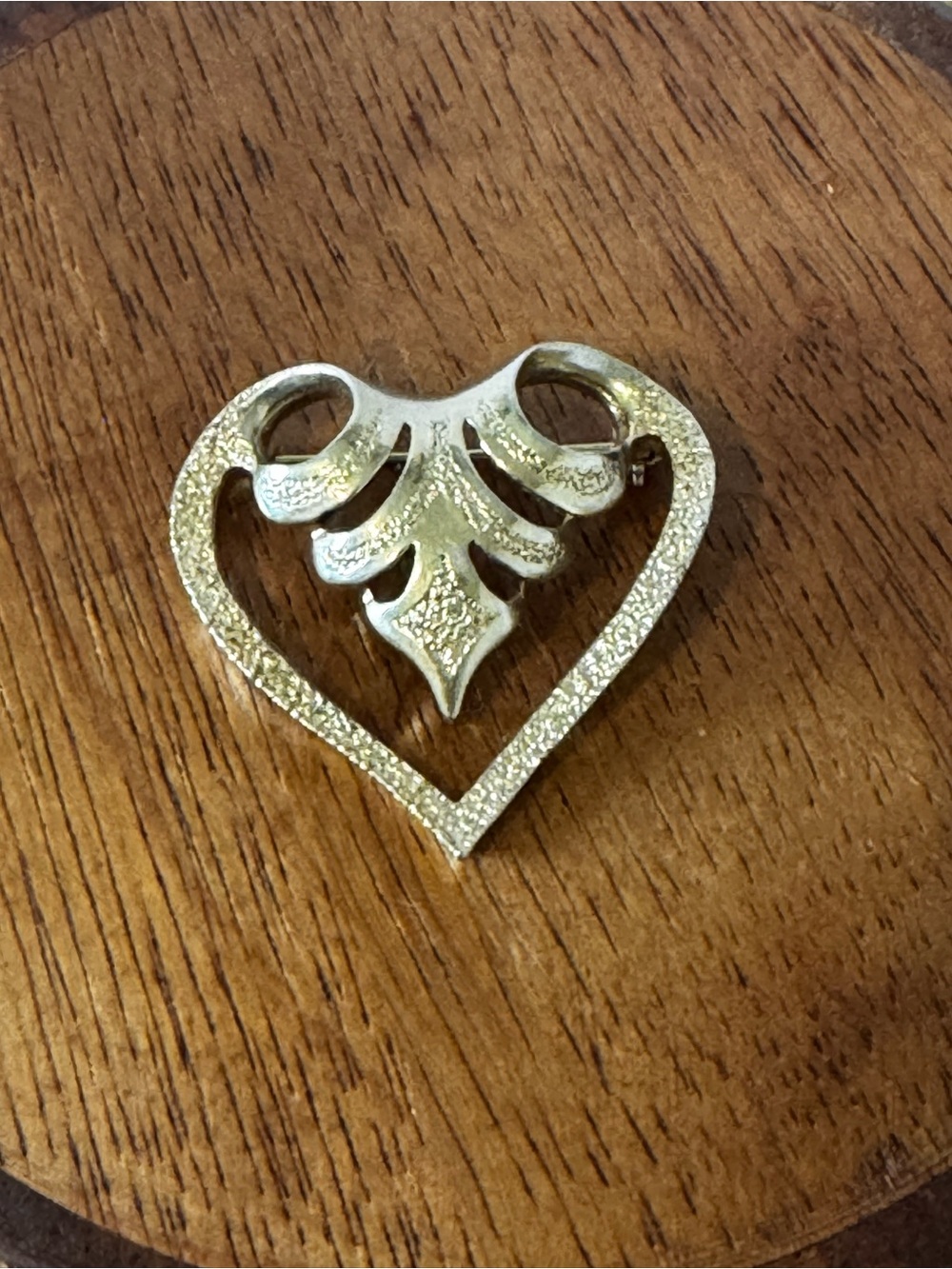 Sarah Coventry Gold Heart Filigree Brooch